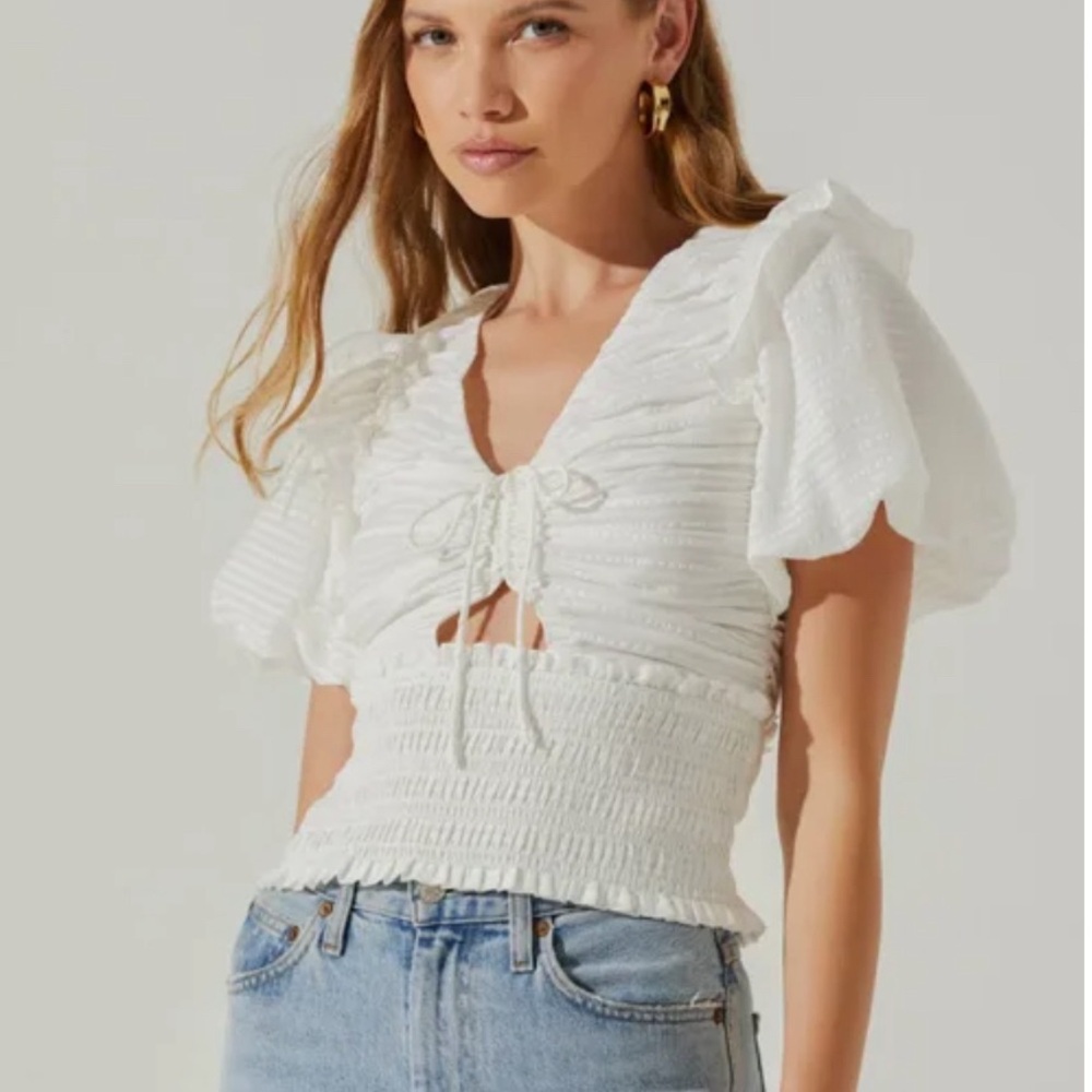 Itzyana Ruched Puff Sleeve Top ASTR the label NWOT